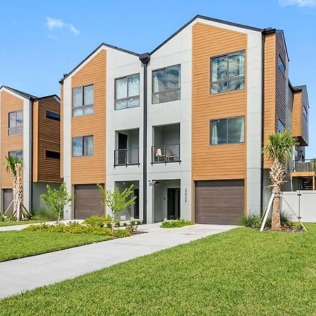 Blocks From The Beach With A Golf Cart And Pool! クリアウォーター・ビーチ エクステリア 写真