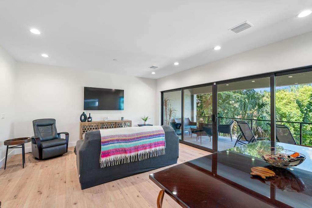 Blocks From The Beach With A Golf Cart And Pool! クリアウォーター・ビーチ エクステリア 写真