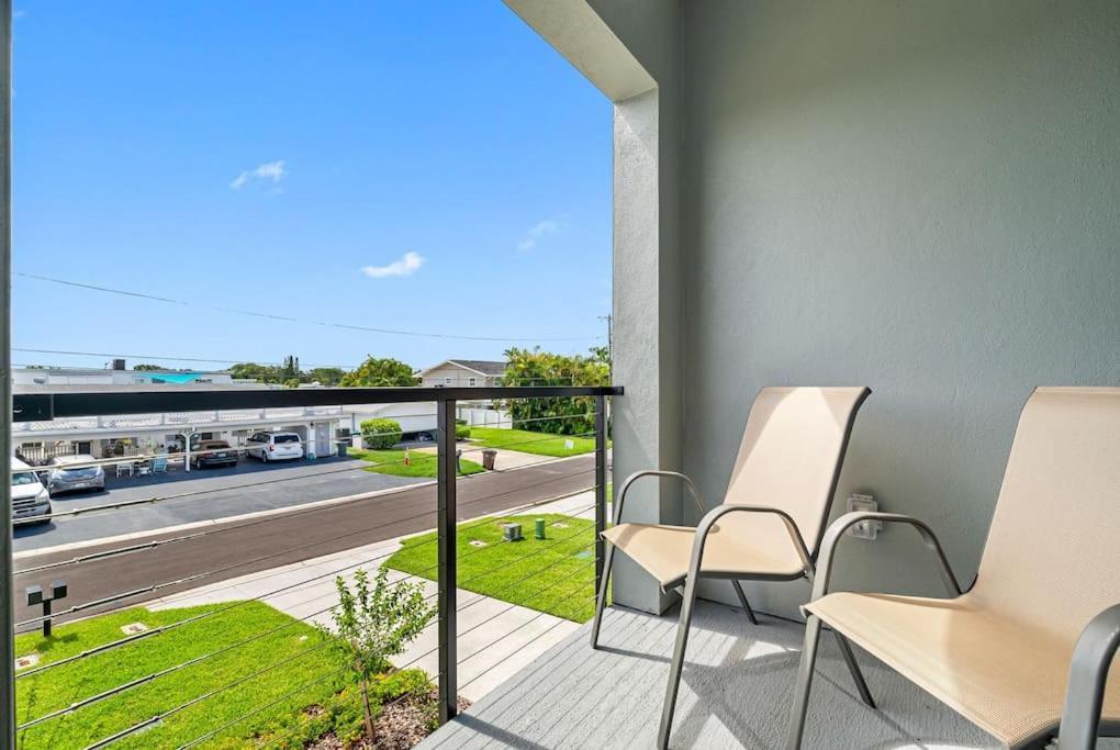 Blocks From The Beach With A Golf Cart And Pool! クリアウォーター・ビーチ エクステリア 写真